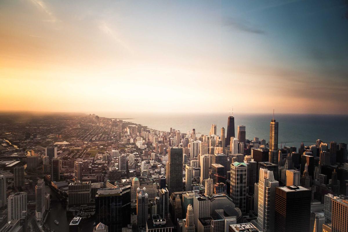 Skyline bei Sonnenuntergang